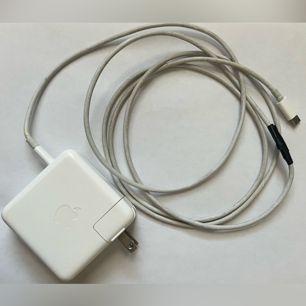 Apple 61W USB-C Power Adapter (6 ft)